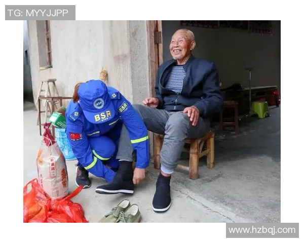 刘景扬亲身撕毁旧跑鞋磨难叙事：那是我的练习鞋，长时间陪同有爱情